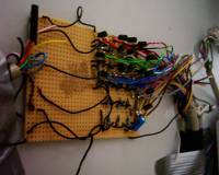 fertiger VGA-Multiplexer mit Kabelsalat